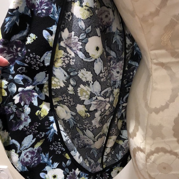 5. H&M | Floral Blazer - Picture 5 of 8